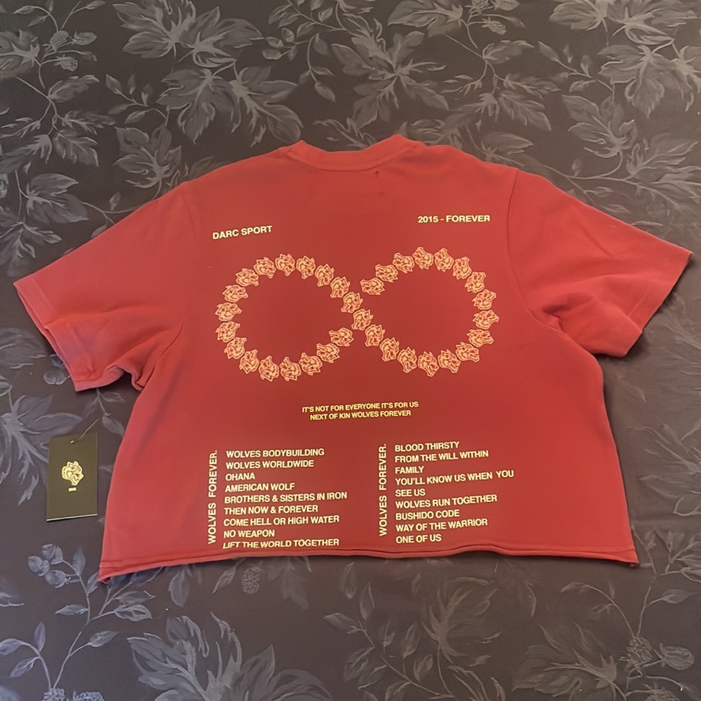 🐺 NWT Darc Sport SHE Next of Kin maroon cropped T-shirt XS 💪